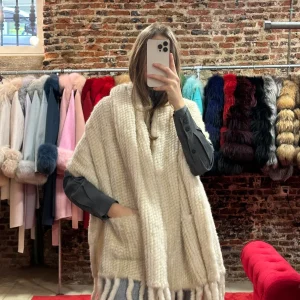 Estola Visón (crema)