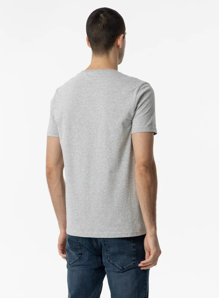 Camiseta Gris Estampado Relieve - Imagen 5