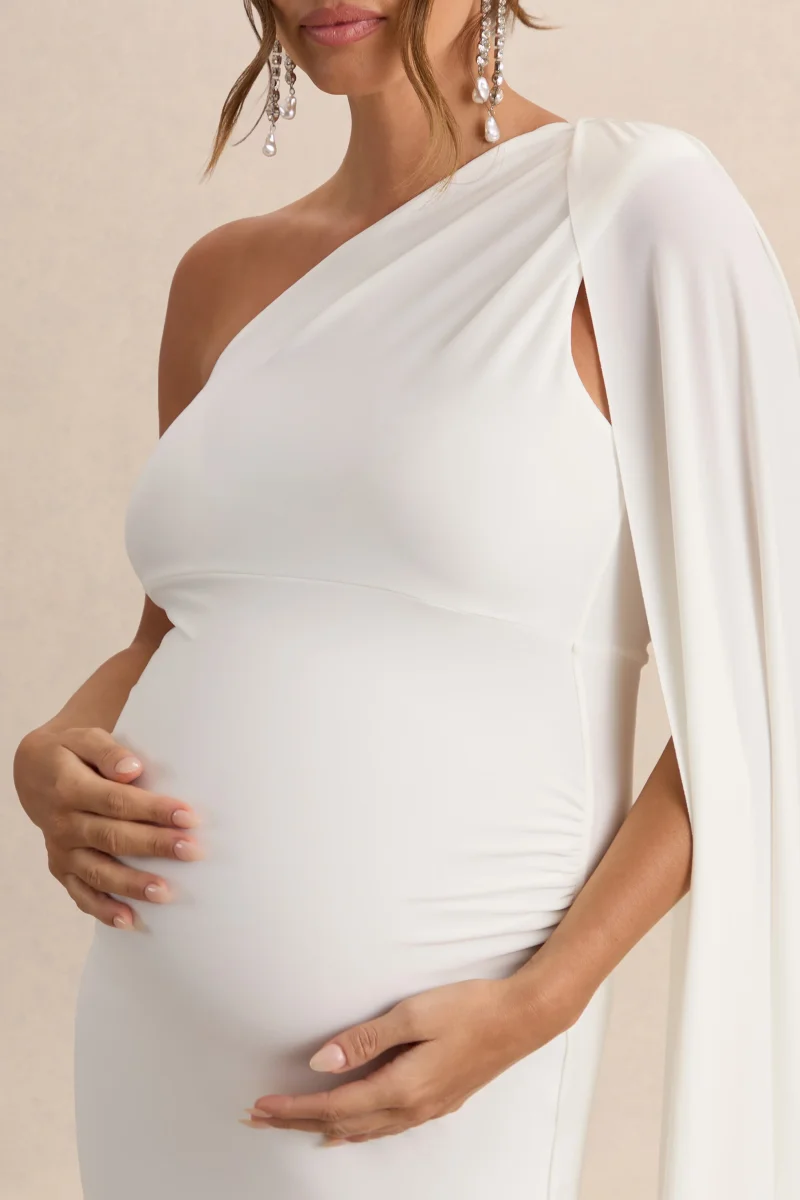 Amaryllis | Vestido Largo Blanco de premamá con una Manga y Capa - Imagen 7