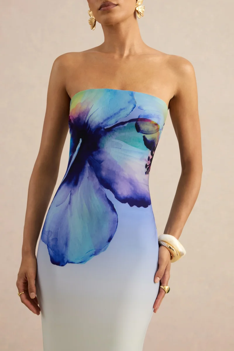 Ceremony | Vestido Largo Azul De Estampado Floral Ombré Con Escote Bandeau - Imagen 4