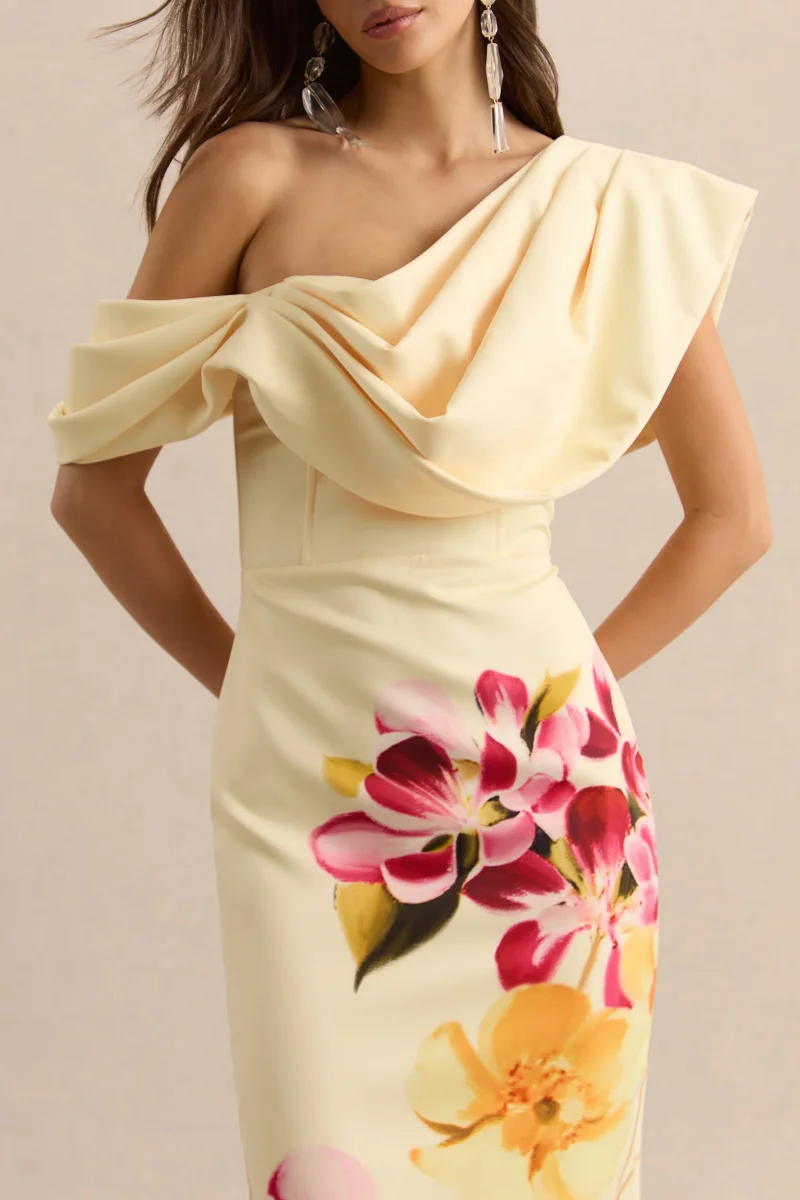 Adrina | Rosa Intenso y Limón Estampado Floral Drapeado Un Hombro Vestido Midi - Imagen 4
