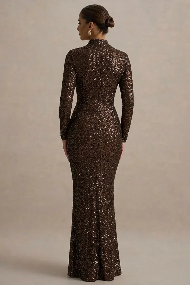 Galaxy | Vestido Largo Marrón de Lentejuelas con Cuello Cisne y Mangas Largas - Imagen 3