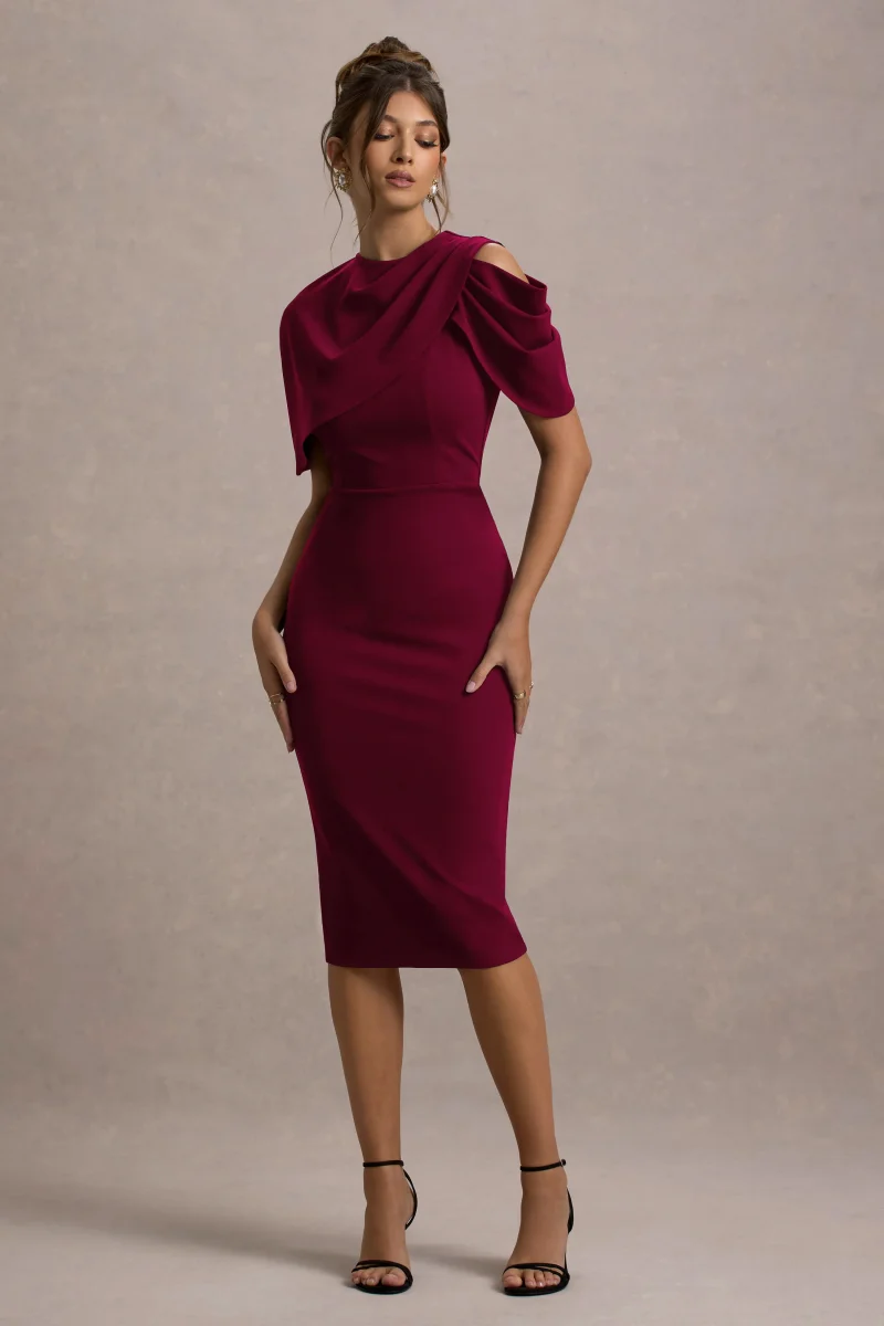 Dorothea | Vestido Midi Drapeado con Capa en color frambuesa