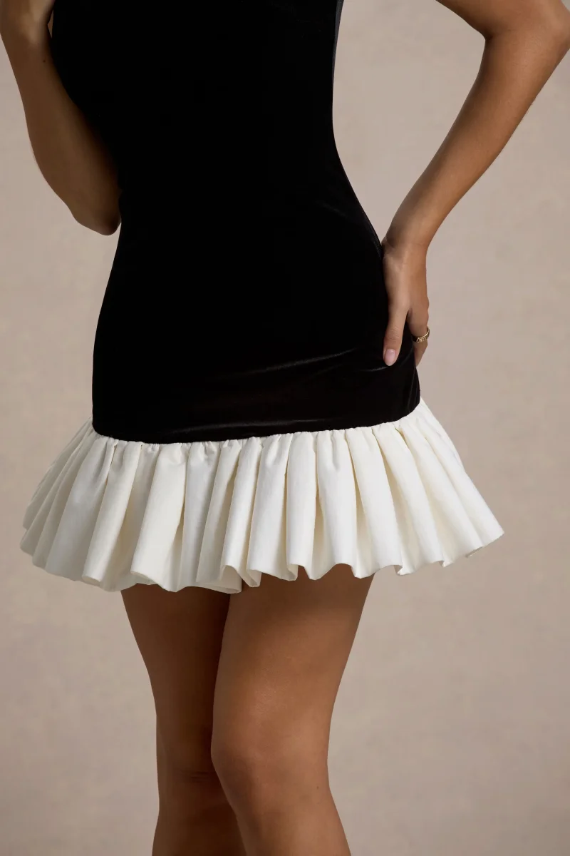 Baxter | Vestido corto de Terciopelo Negro y Blanco con Borde de volante - Imagen 7