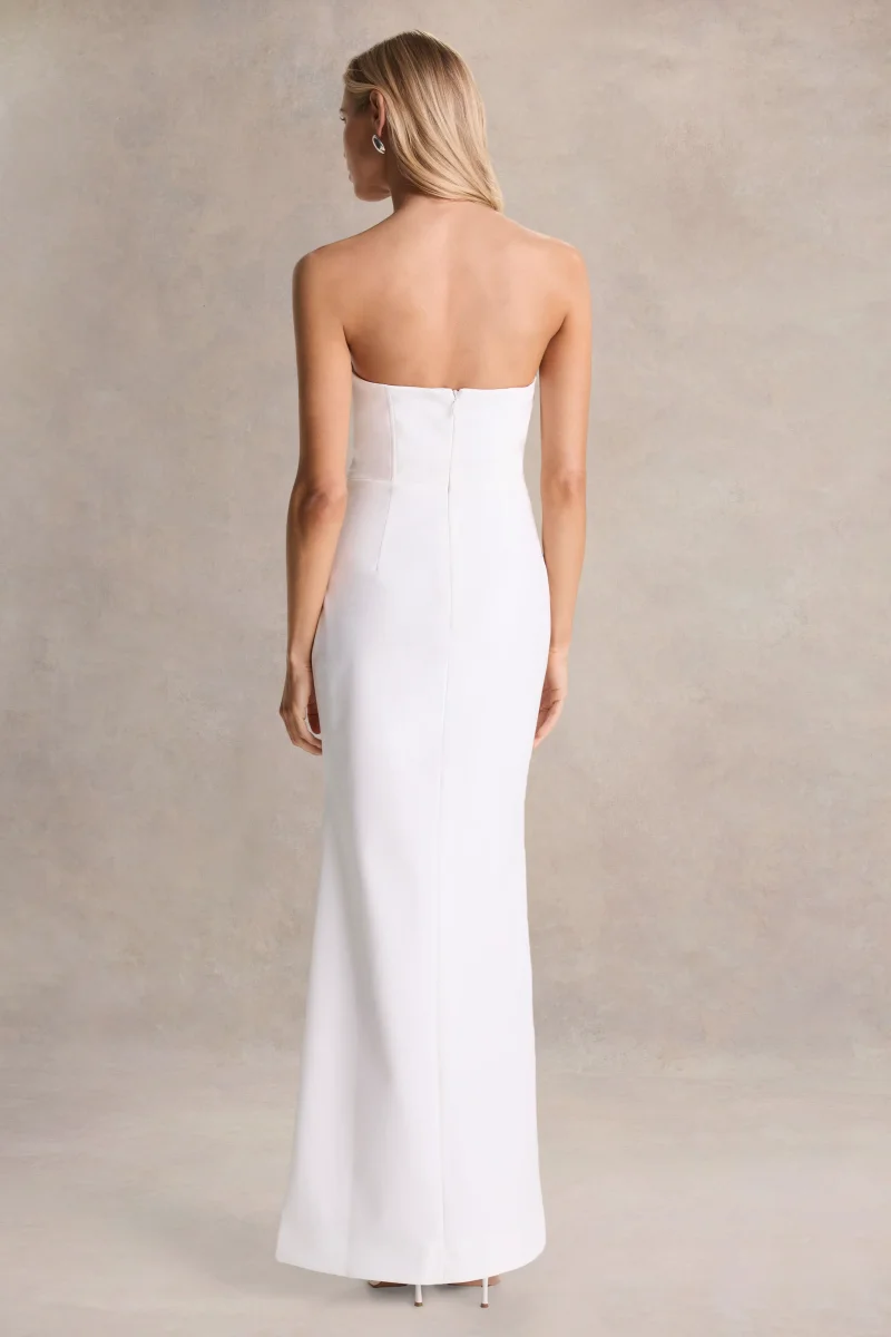 Dreamy Whispers | Vestido largo Sin Mangas con Volantes y Abertura en Crema - Imagen 3