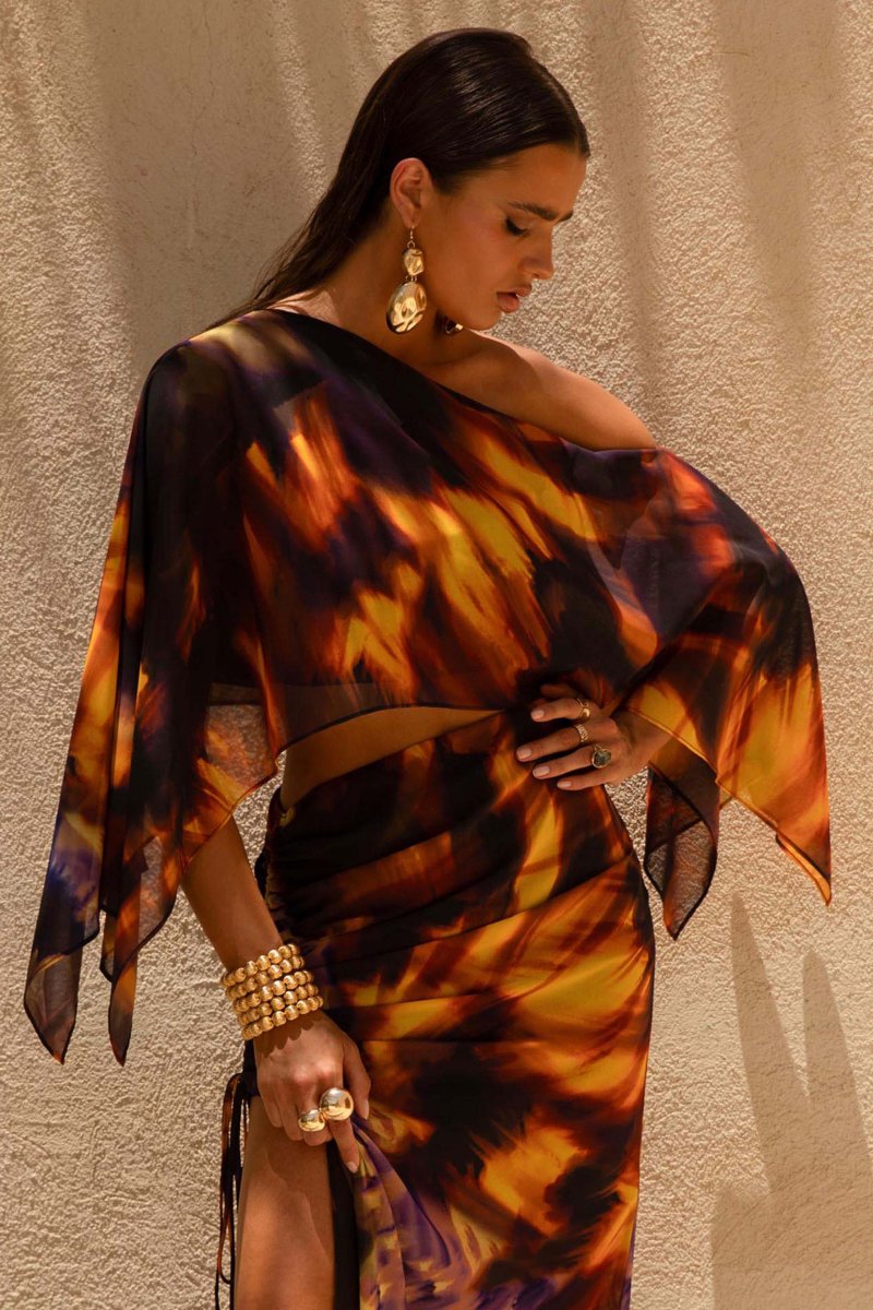 Elysia | Top asimétrico de chiffon con estampado degradado - Imagen 2