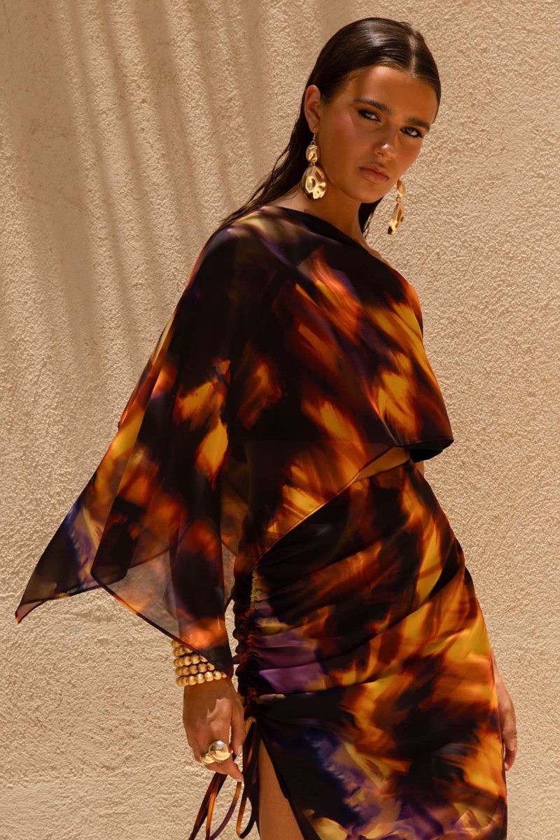 Elysia | Top asimétrico de chiffon con estampado degradado - Imagen 5