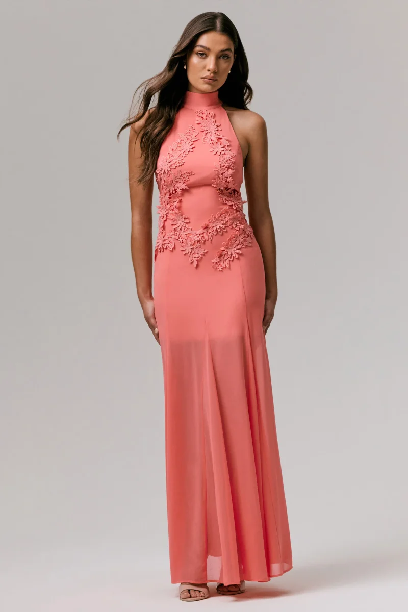 Just Like Magic | Vestido Largo coral con cuello alto y detalles bordados - Imagen 4