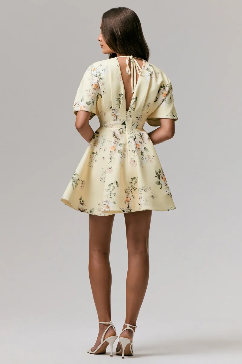 Delight | Vestido corto con volantes, escote pronunciado y estampado de limón - Imagen 4