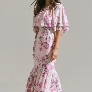 Never Let Go | Vestido Largo largo de chiffon con estampado floral rosa, mangas largas y volantes