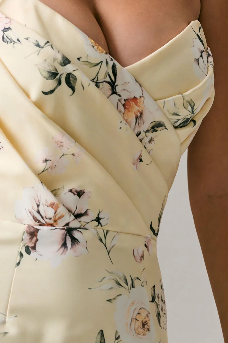Fierce | Vestido Largo asimétrico con fruncidos y estampado limón - Imagen 6