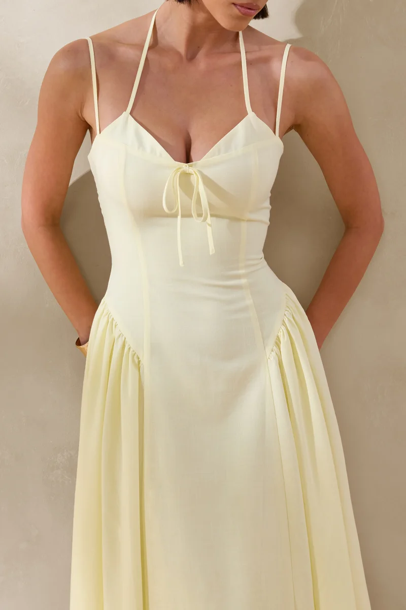Audrey | Vestido Midi Color Limón Con Escote Corazón Y Detalles Fruncidos - Imagen 4