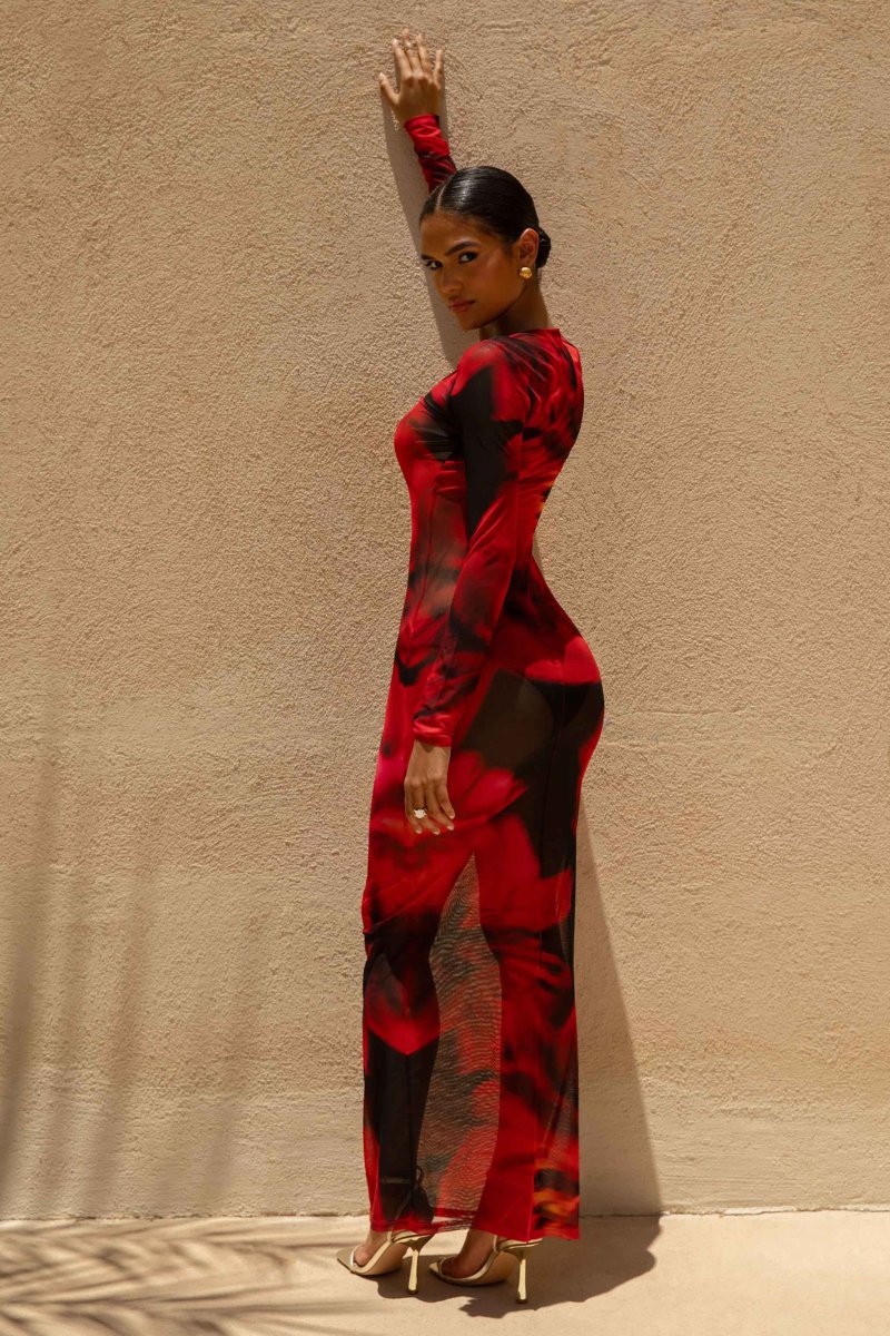 Marcy | Vestido largo entallado de mangas largas con estampado negro y rojo - Imagen 3