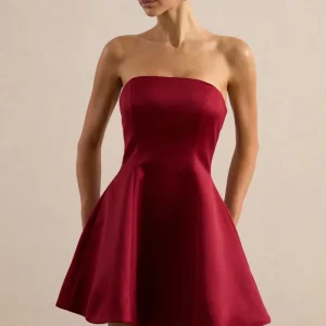 Lioray | Vestido Corto con Corte A y Cuello Bandeau Color Burdeos