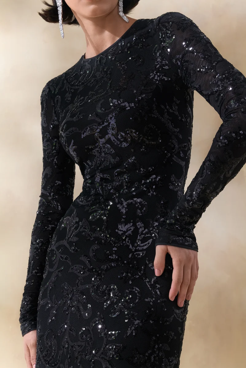 Stellar | Vestido largo de encaje adornado negro con cuello alto y mangas largas - Imagen 4
