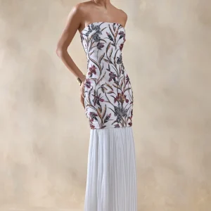 Denise | Vestido Largo crema con lentejuelas y flores, escote tipo bandeau, cintura caída y falda de tul