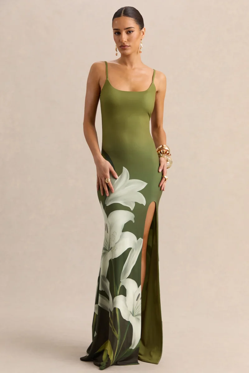 Yasmine | Vestido Largo Verde Oliva Con Estampado De Lirios, Cuello Cuadrado Y Abertura Delantera - Imagen 4