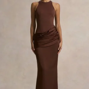 Akari | Vestido largo marrón con escote redondo y falda de satén