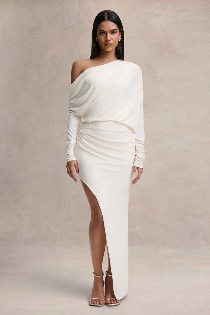 Olivia | Vestido Largo Crema de Escote Asimétrico con Detalle Fruncido y Abertura Frontal - Imagen 6