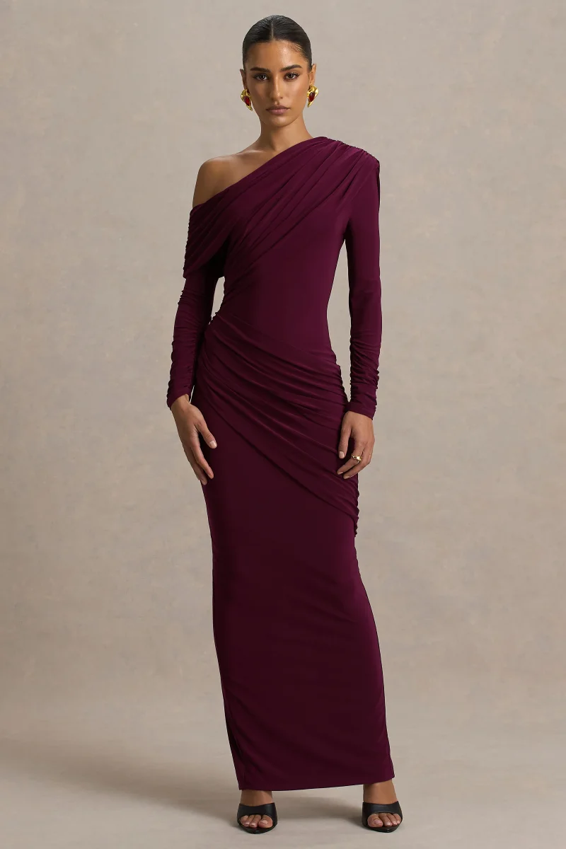 Perrie | Vestido Largo Burdeos Con Escote Asimétrico Y Detalles Fruncidos - Imagen 6