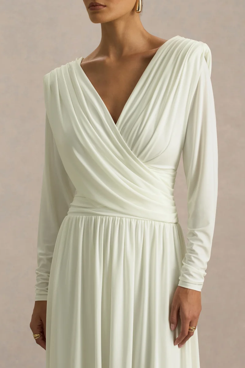 Alexis | Vestido Midi Blanco de Escote Profundo con Detalles Drapeados y Fruncidos - Imagen 4