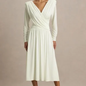 Alexis | Vestido Midi Blanco de Escote Profundo con Detalles Drapeados y Fruncidos