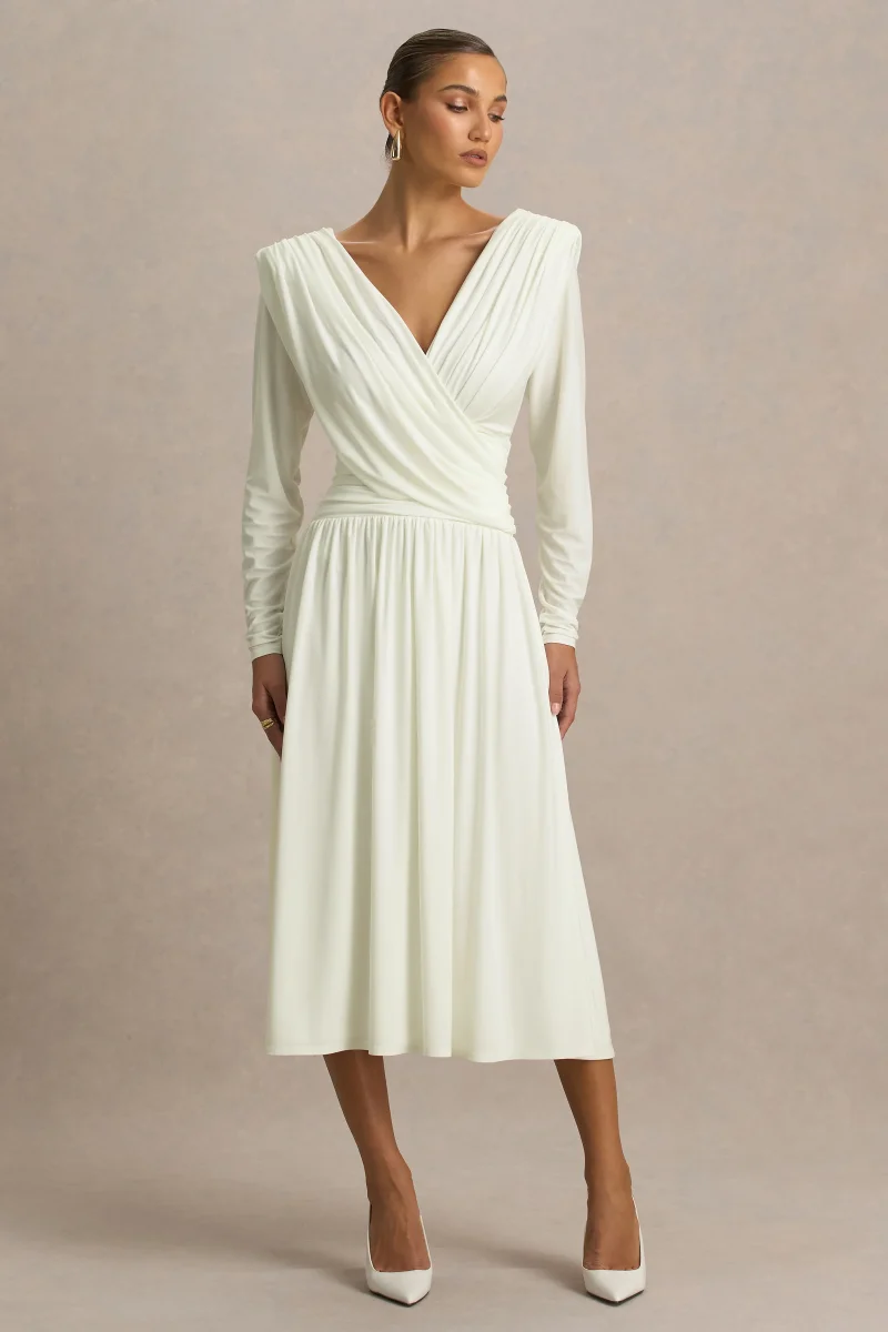 Alexis | Vestido Midi Blanco de Escote Profundo con Detalles Drapeados y Fruncidos