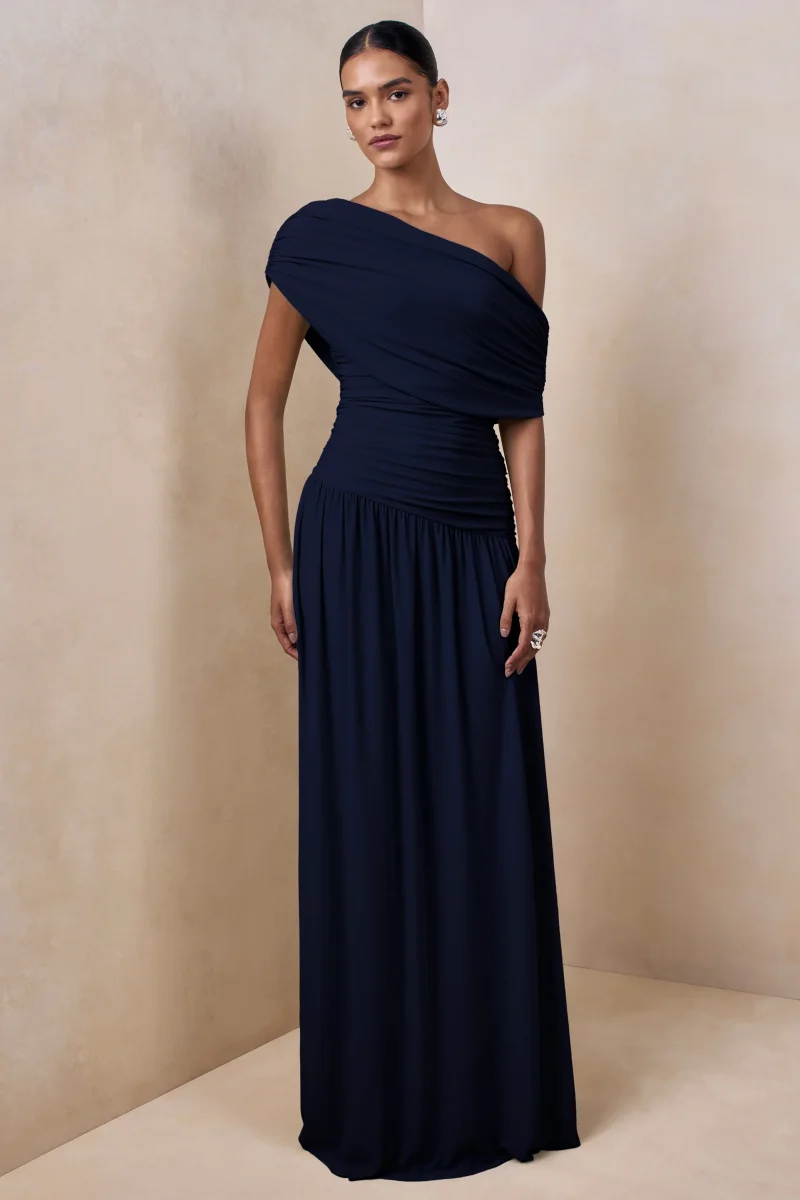Emberly | Vestido Largo Azul Marino con Escote Asimétrico Drapeado y Cintura Caída