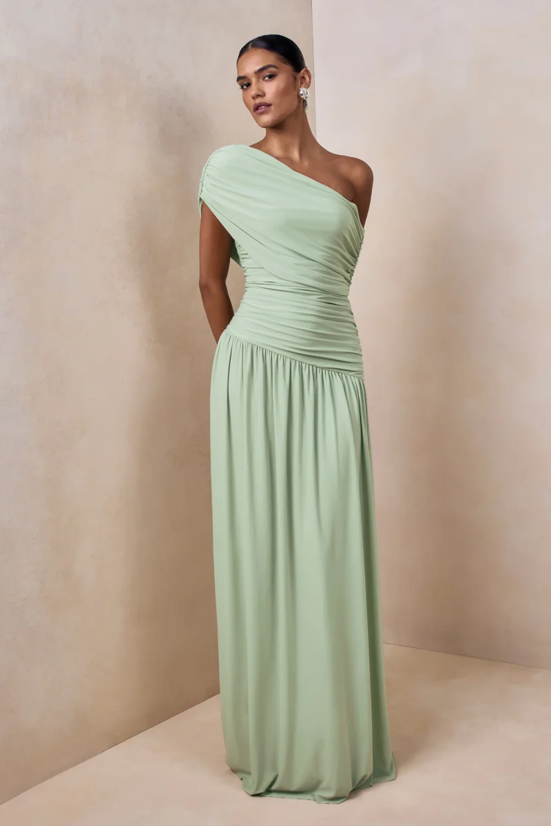 Emberly | Vestido largo verde con escote asimétrico y cintura caída - Imagen 7