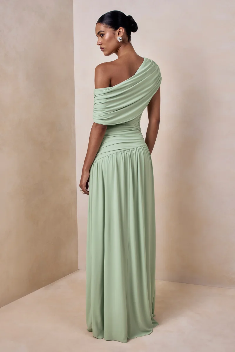 Emberly | Vestido largo verde con escote asimétrico y cintura caída - Imagen 3