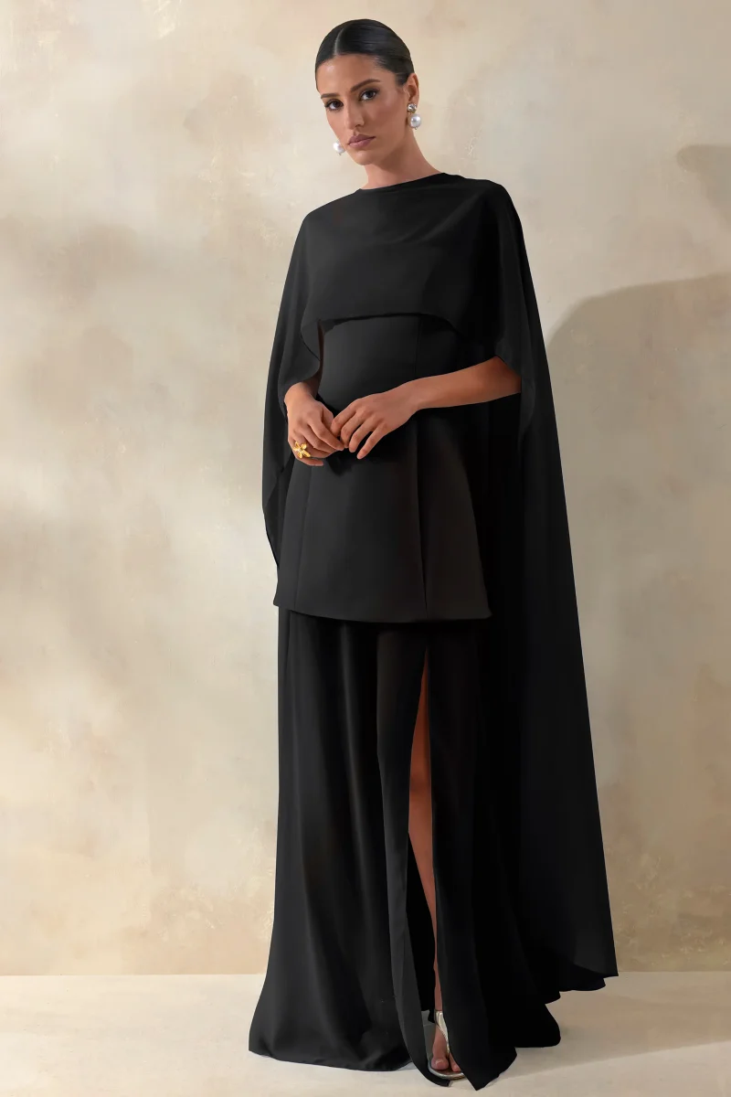 Chessa | Vestido Largo Negro de Escote Con Aberturas con Capa Transparente