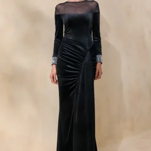 Perrin | Vestido Largo Negro con Escote Alto y Puños Bordados