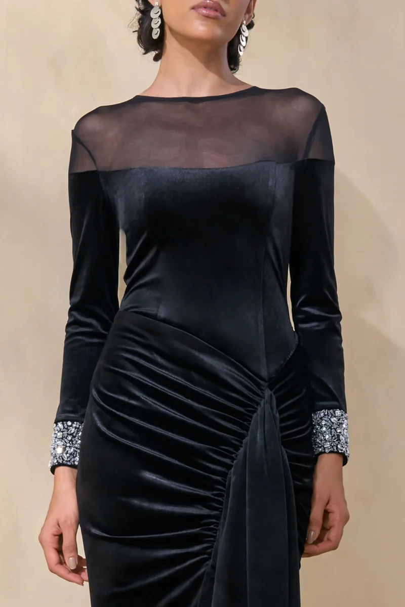 Perrin | Vestido Largo Negro con Escote Alto y Puños Bordados - Imagen 4