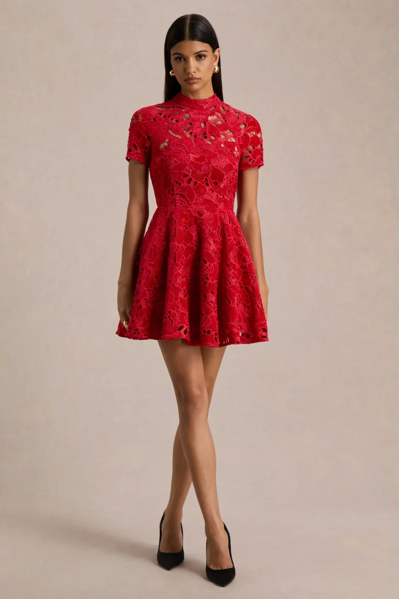Roam | Vestido Corto de Encaje Rojo con Cuello Alto - Imagen 5