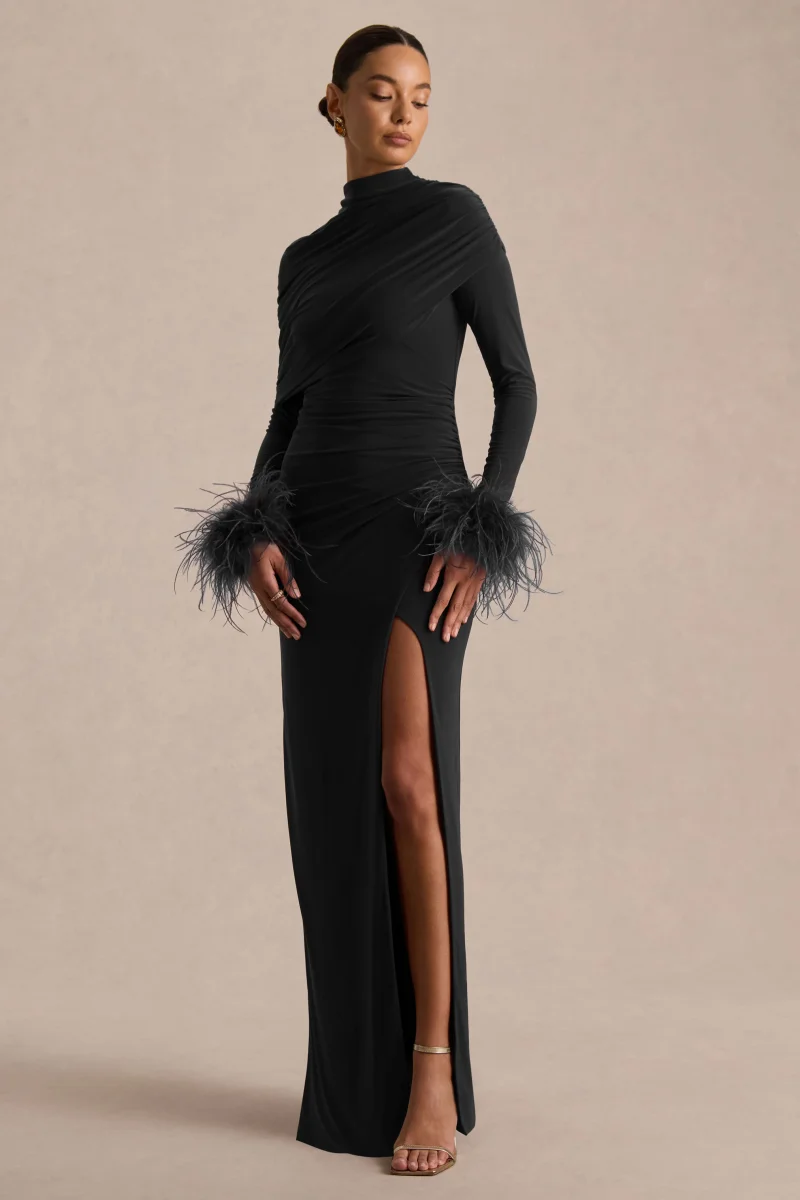 Gatsby | Vestido Largo Negro De Jersey Con Cuello Alto Y Puños Con Plumas - Imagen 5
