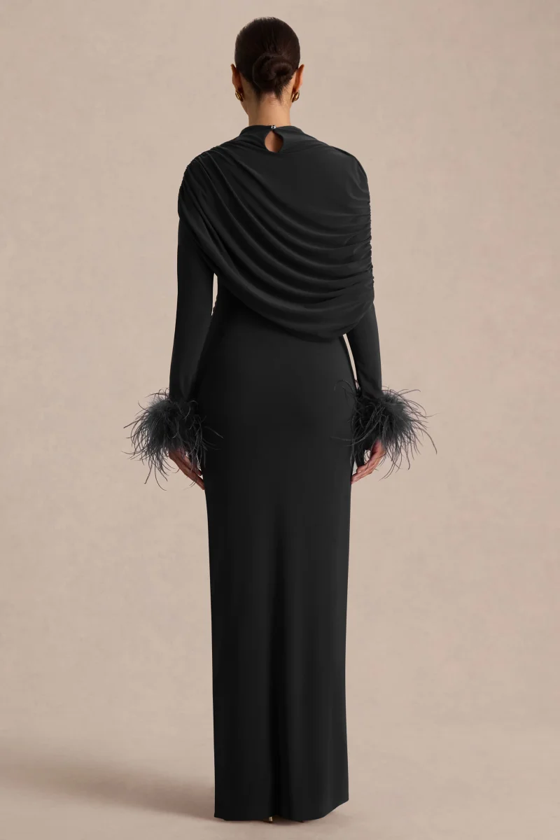 Gatsby | Vestido Largo Negro De Jersey Con Cuello Alto Y Puños Con Plumas - Imagen 3