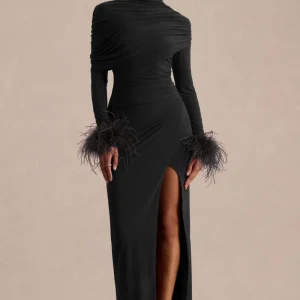 Gatsby | Vestido Largo Negro De Jersey Con Cuello Alto Y Puños Con Plumas