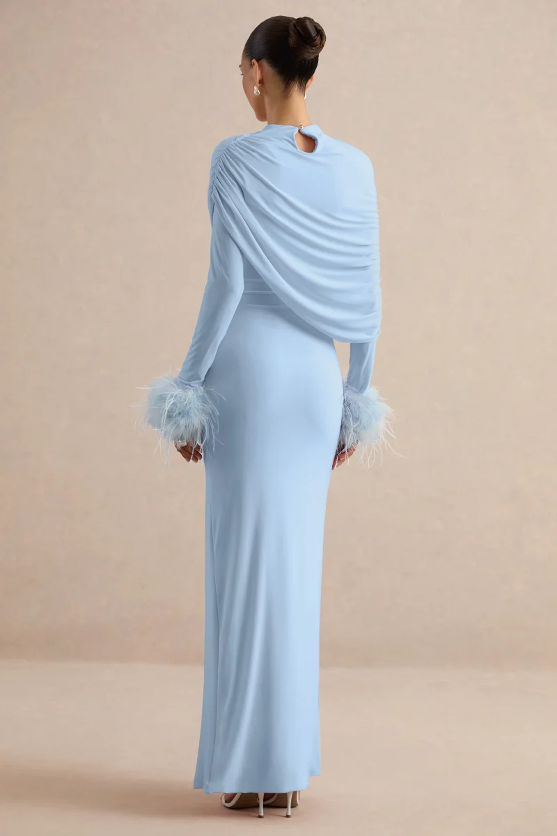Gatsby | Vestido Largo Azul Claro De Jersey Con Cuello Alto Y Puños Con Plumas - Imagen 3