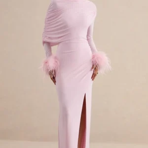 Gatsby | Vestido Largo Rosa Palo De Jersey Con Cuello Alto Y Puños Con Plumas