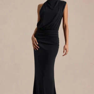 Umaira | Vestido Largo Negro de Cuello Alto