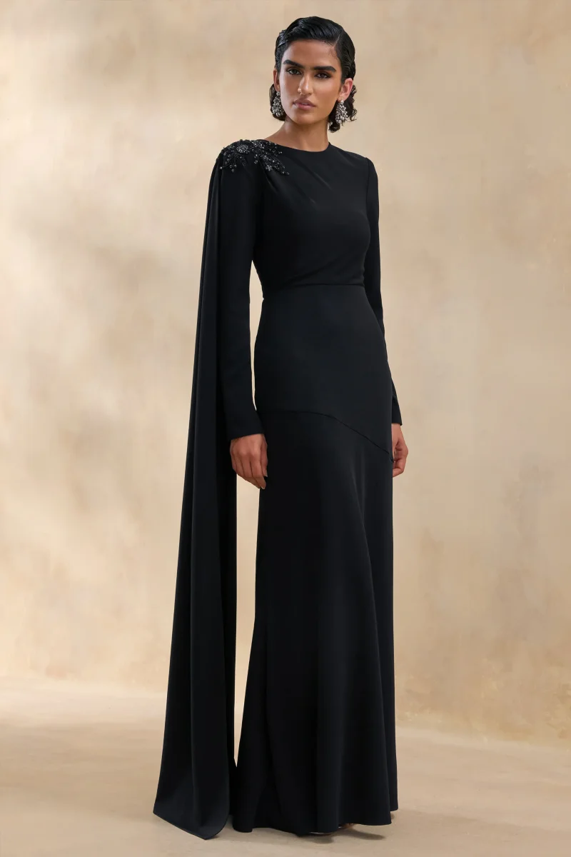 Reese | Vestido Largo Negro de Cuello Alto con Detalle de Fajín y Adornos - Imagen 5