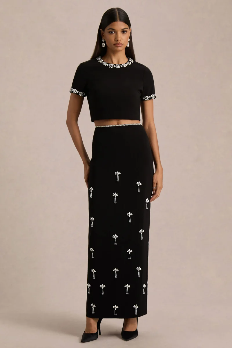 Aven | Falda Larga negra con detalles ornamentados