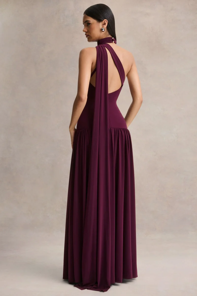 Freesia | Vestido Largo Color Ciruela con Escote Asimétrico y Detalle de Pañuelo - Imagen 3
