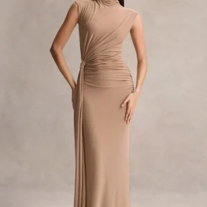 Solene | Vestido Largo Marrón con Cuello Alto y Detalle de Nudo y Drapeado