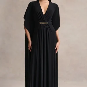 Romilly | Vestido Largo Negro con Escote Profundo y Detalle Fruncido