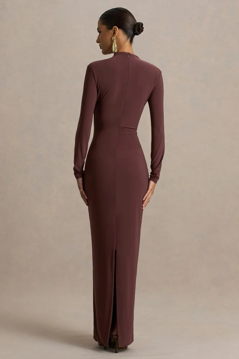 Zadie | Vestido Largo Marrón de Cuello Alto con Detalle Fruncido - Imagen 3