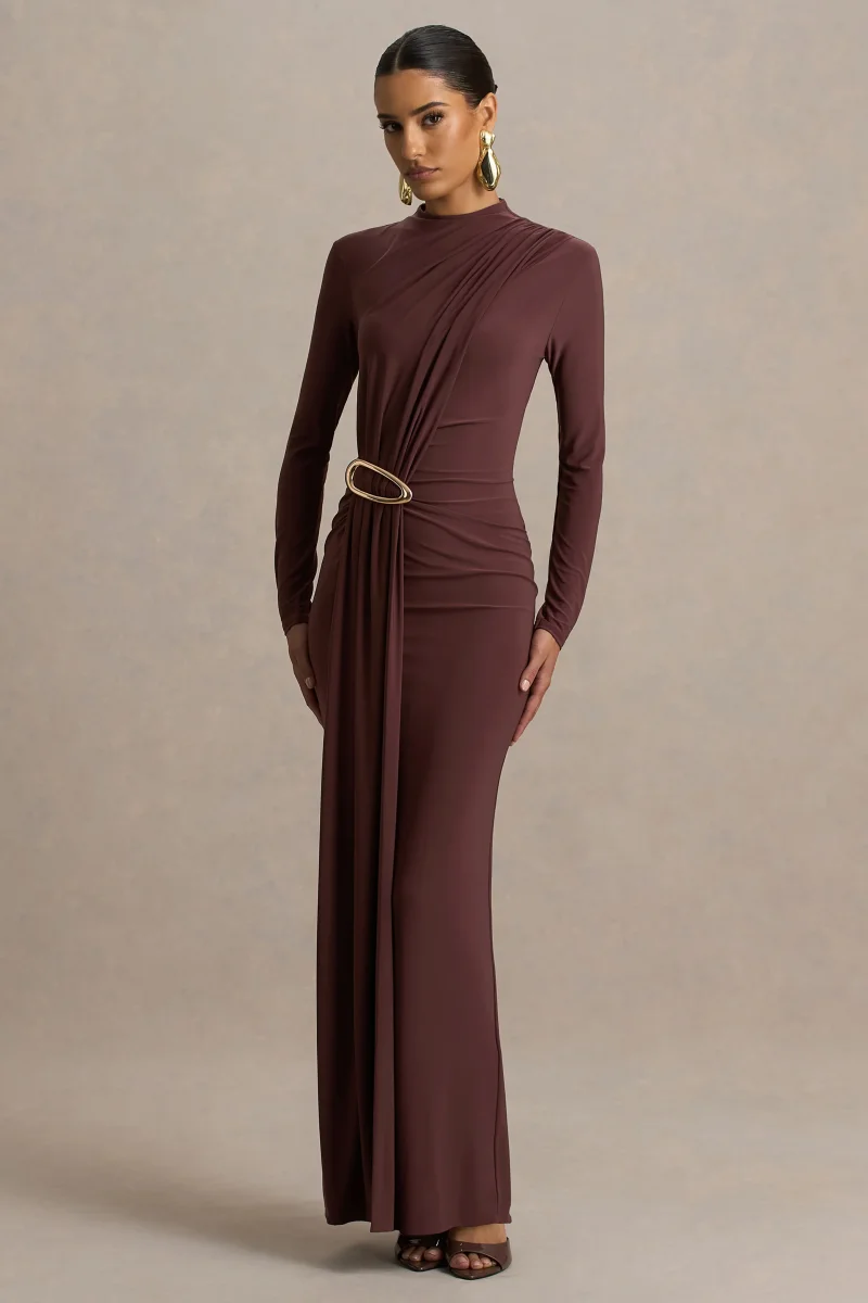 Zadie | Vestido Largo Marrón de Cuello Alto con Detalle Fruncido - Imagen 6