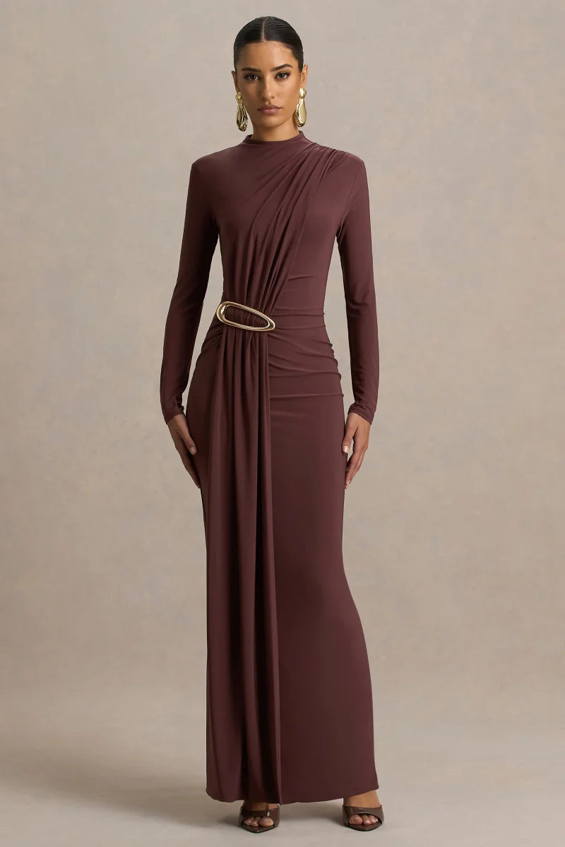 Zadie | Vestido Largo Marrón de Cuello Alto con Detalle Fruncido - Imagen 2