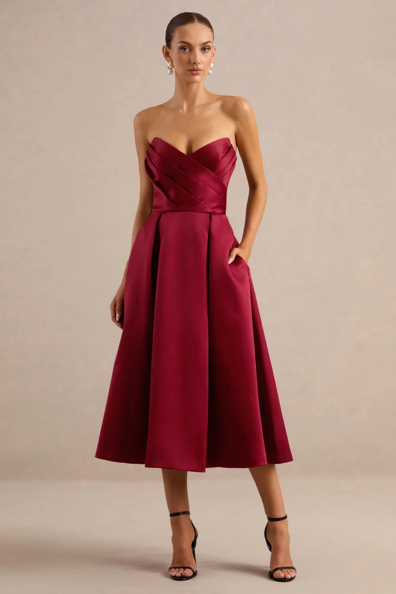Promises | Vestido midi de satén burdeos con escote bandeau - Imagen 2