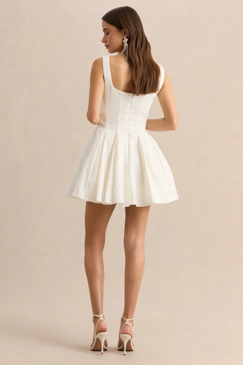 Brioria | Vestido Corto Blanco De Efecto Lino Con Escote Cuadrado Y Falda Skater - Imagen 3